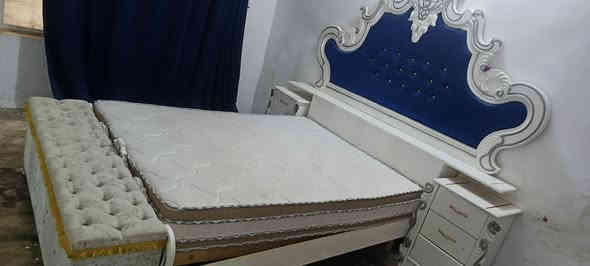 غرفه احطاطه صبغ حراري مستعمله ايام قليله نضافه ميه بل ميه في مزاد الرسول العنوان كاطون الرازي نهايه الشارع قبل لحولي  لاستغسار ع رقم 📱 *********** ملاحضه مستعدون لشراء كافه المواد المنزليه وغرف نوم 💤
