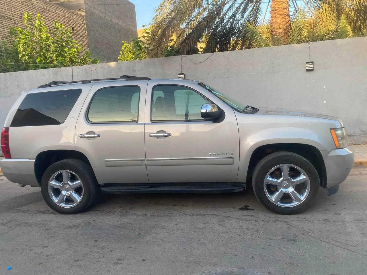 تاهو موديل 2009 خليجي فئة عالية  Ltz مكفوله من الصبغ والظربة والكير والمحرك لون شمباني بأسمي ثاني يوم احولك رقم الدولي الجديد رقم مميز بغداد سيارة نظيفة كلش   المكان ميسان السعر قفل من الأخير 190$ للشراي 
الاستفسار 
***********
