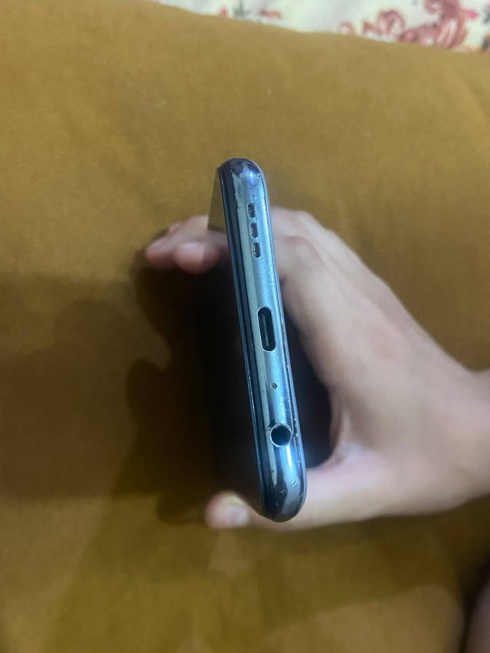 ريلمي جي  تي ماستر ذاكره 256 جهاز فقط مبدل شاشه اصليه جهاز غني عن التعريف مراوس او بيع سعر 250بيه مجال البصره الجزائر الاتصال ***********
