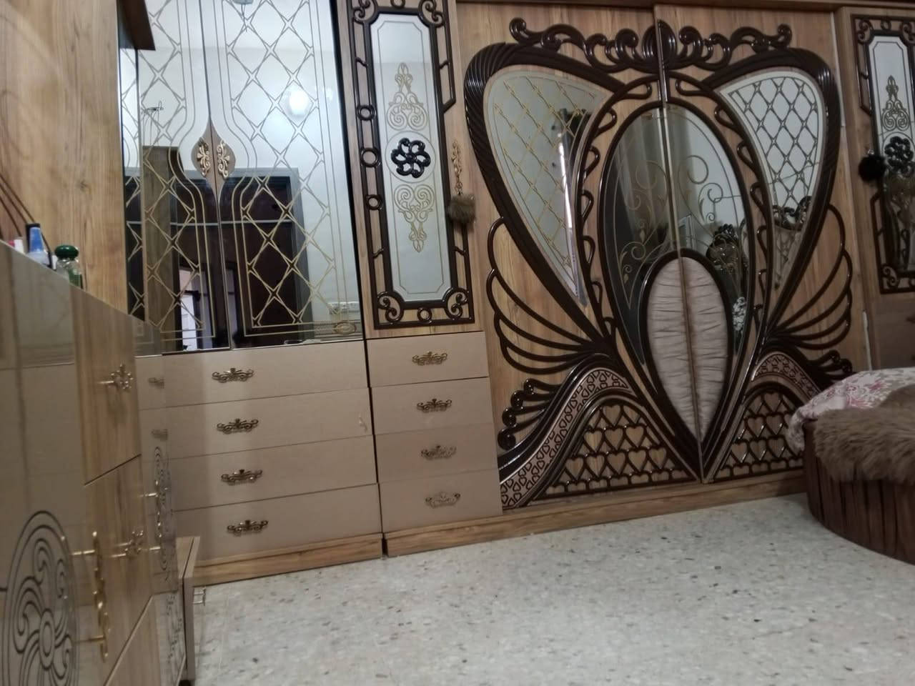 مكلف في النشر غرفة اخشاب للبيع
للاستفسار‎***********
