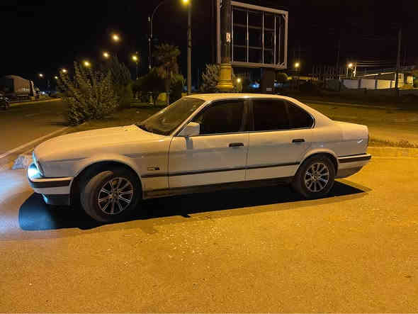 ٢٨$ 
مۆدیل ١٩٩١ 
گێر عادی 
گۆرینەوەش دەکەم بە شتێک بە دلم بێت 
***********
*********** بشدار
