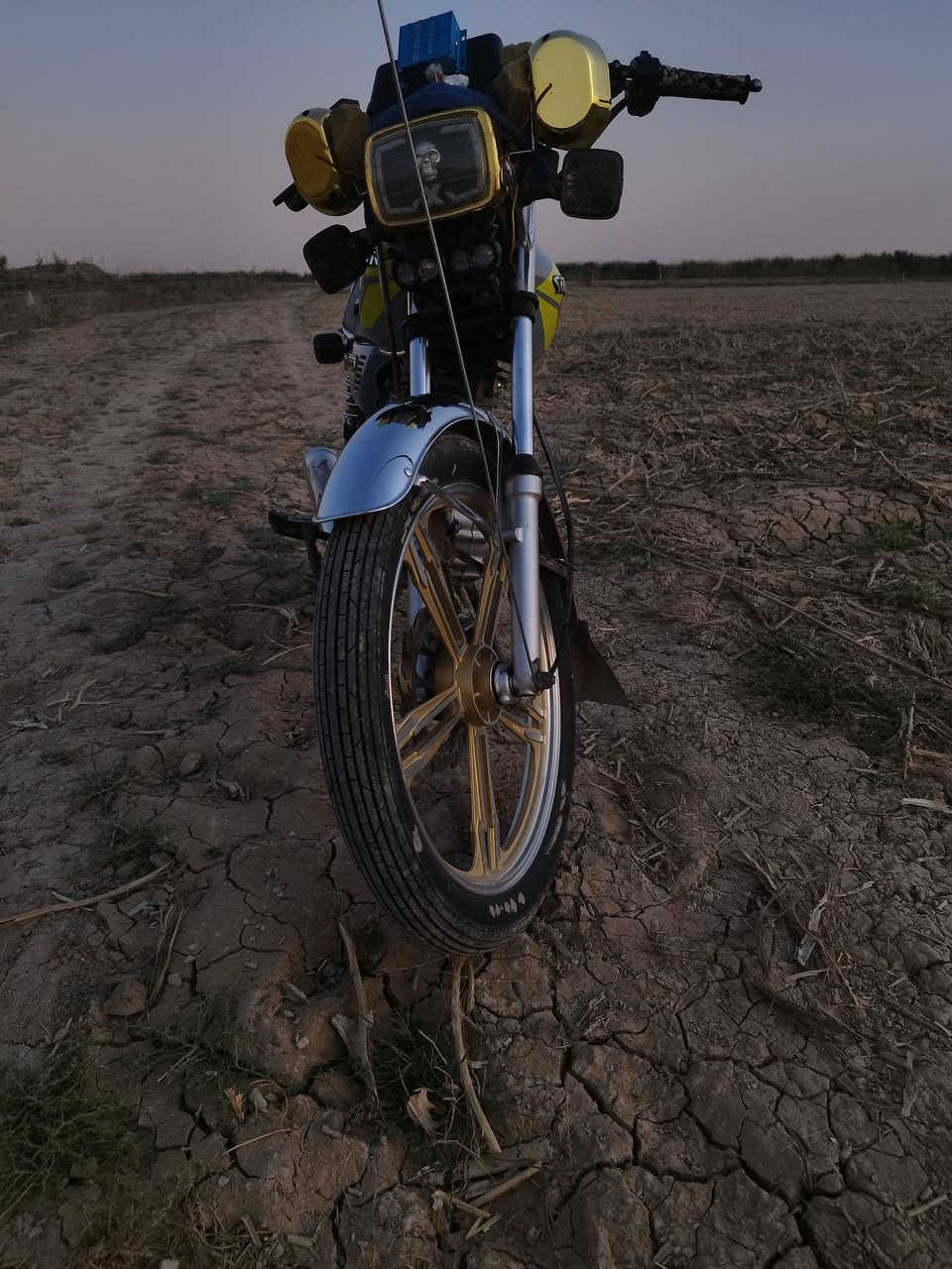 السلام عليكم دراجه 2020محدثه2023نضافه مثل ماواضح بلصوره مكينه خرسه تايرات وسماعات بدون ارواق دراجه مصروف عليها سعرها 400وبيها مجال


**إذا كنت صاحب هذا الإعلان وتريد حذفه لأي سبب، رجاءا أرسل رسالة إلى الدعم الفني**