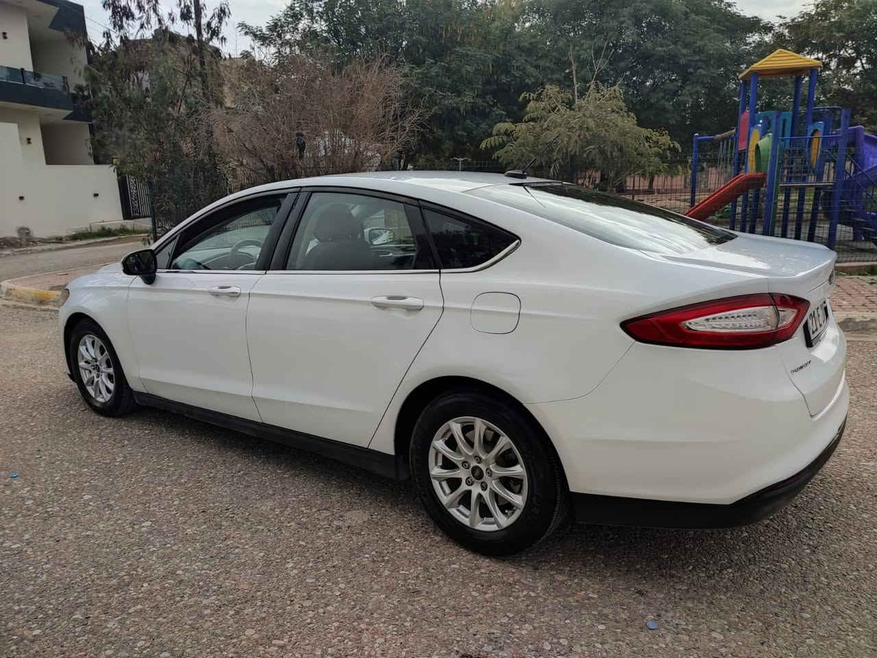 فورت فيوجن موديل 2016 
سعر 110 ورقات ***********
رقم سليمانيه بسمنا كلها جديد 
كير محرك تبريد كهربائي كلها بشرط 
 بيها قطعتين صبغ بدون دواخل 
 محرك 4سلندر حجم 2500 تنفس طبيعي 
عنوان كركوك شراي اتصل 
بطاقه بنزين موجود 
*********** كركوك, العراق
