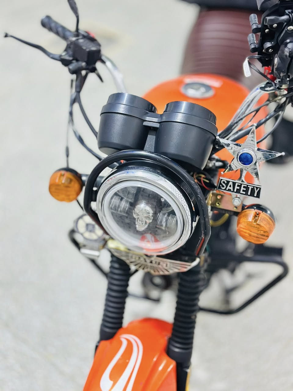 ياالله سلام عليكم دراجه للبيع تعمير ع ايدي شلصي 21 وتعمير 23مكينه بجيس دراجه مامشتغل بيه اهواي تشغيل ع نبعد حساس اصلي بيه كربيات كله شغاله سلف هندر اكلجات اكبل يومين بدلتهن ابو 50شلعه فول ورزانه فول اوراق اصولي تاخه منه تروح اترقم سعرر 1750


**إذا كنت صاحب هذا الإعلان وتريد حذفه لأي سبب، رجاءا أرسل رسالة إلى الدعم الفني**