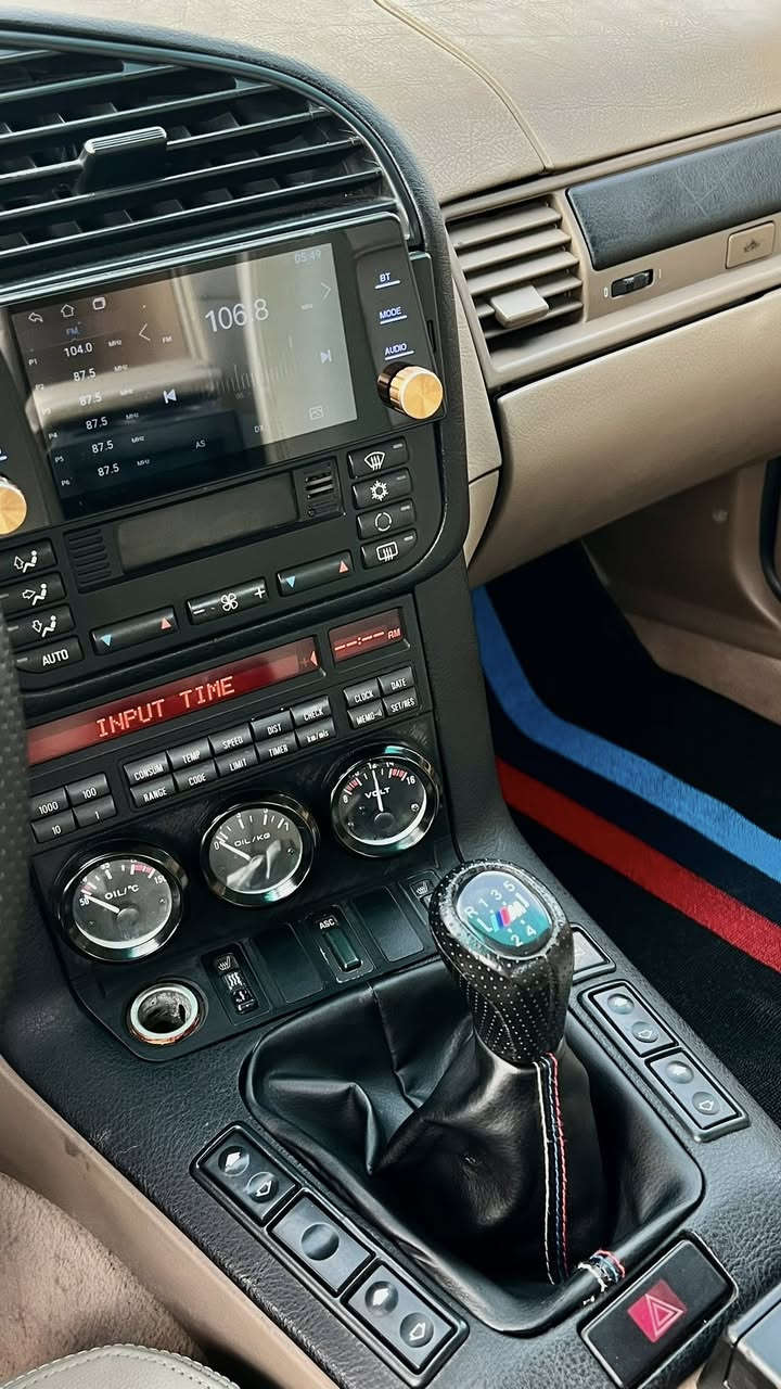 BMW E36 1991 525i
‏E36 بۆ فرۆشتن
مۆدێل: ساڵی ١٩٩١
تایبەتمەندییەکان: دەستکاری کراوە و دووبارە دروستکراوەتەوە بۆ ساڵی ١٩٩٦
شوێن: هەولێر
ڕەنگ: سپی
ناوەوە: پۆشینی چەرم بێج،گوشناکانی کارەبایی و هیتەرە لە دۆخی شەریکە، سوکان M، گێڕ M ی دەستی
ئۆتۆمبێلەکە بێ ڕووداوە، تەنها صبوغی عام کرایتەوە بۆ جوانی جوانکاری تێدایە.
ئۆتۆمبێلەکە گڵۆپی پێشەوەی زینۆن و سیستەمی دەنگی و شاشەی هەیە. هیچ کێشەیەکی  نییە ودینار مەسرەفی تیدانیە ویل تایەی مارکەی تازە بەستراوە. ئۆتۆمبێلەکە تۆماری ساڵانەی ئەسڵی هەیە و گرەنتی 
نەدزراوە.
(65$ معامەلە)
رەقەم تەلەفۆن (***********)whats app

سيارة للبيع  BMW E36
موديل :1991 
مواصفات السيارة: عليها تزويد ومعمرة 1996
اللون: ابيض 
الغرفة الداخلية بيج فرش جلد الغرفة بحالة الوكالة طارة m ناقل الحركة غير عادي m
السيارة خالية حوادث فيها صبغ عام للجمالية فقط 
السيارة مركب اضوية زنون + ساوند سيستم  + شاشة, مابيها اي نقص ومايحتاج ولا دينار  سيارة رقم 
موصل سنوية اصلي وشرط مو مبيوك
