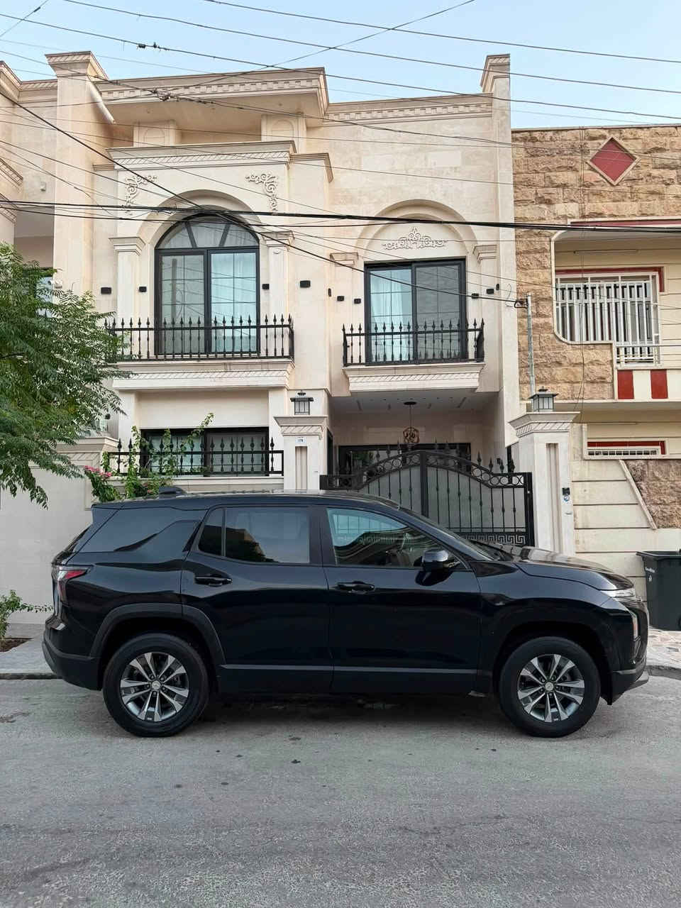 ايكونيكس 2025 شكل حديث أخت صفر
سعر 135
***********
***********
ماشية 4 الف فقطط دولار مصروف مابي 4 قطع و ربع قماره بيهه صبغ بدون نقطه داخلي بدون ايرباك فقط برده بجم و خلفي كبس اعلي فئة فول فول عدا فتحة شكل حديث آخر إصدار امامي و خلفي كامل عدسه و زينون و ليد و رادار امامي وخلفي و جانبي گير بالستيرن اتو دشبول كامل شاشه ديجيتال متصل كبير  كشنات جلد و تدفئة و بارد بريك بصمة اتو هولد و اتو ستوب و توقف ذاتي و قياده ذاتية و مانع تصادم و نظام اقتصادي و جميع انظومات القياده بصمة و تشغيل عند بعد ستيرن كامل تحكم و شفتات بالستيرن محرك 4 سلندر بعد  و تحديد مسار و حساسات و بعد بيهه هوايه مواصفات ماذكرتها سياره رقم كاتي مؤقت تترقم شمالي فقط مكانها أربيل
