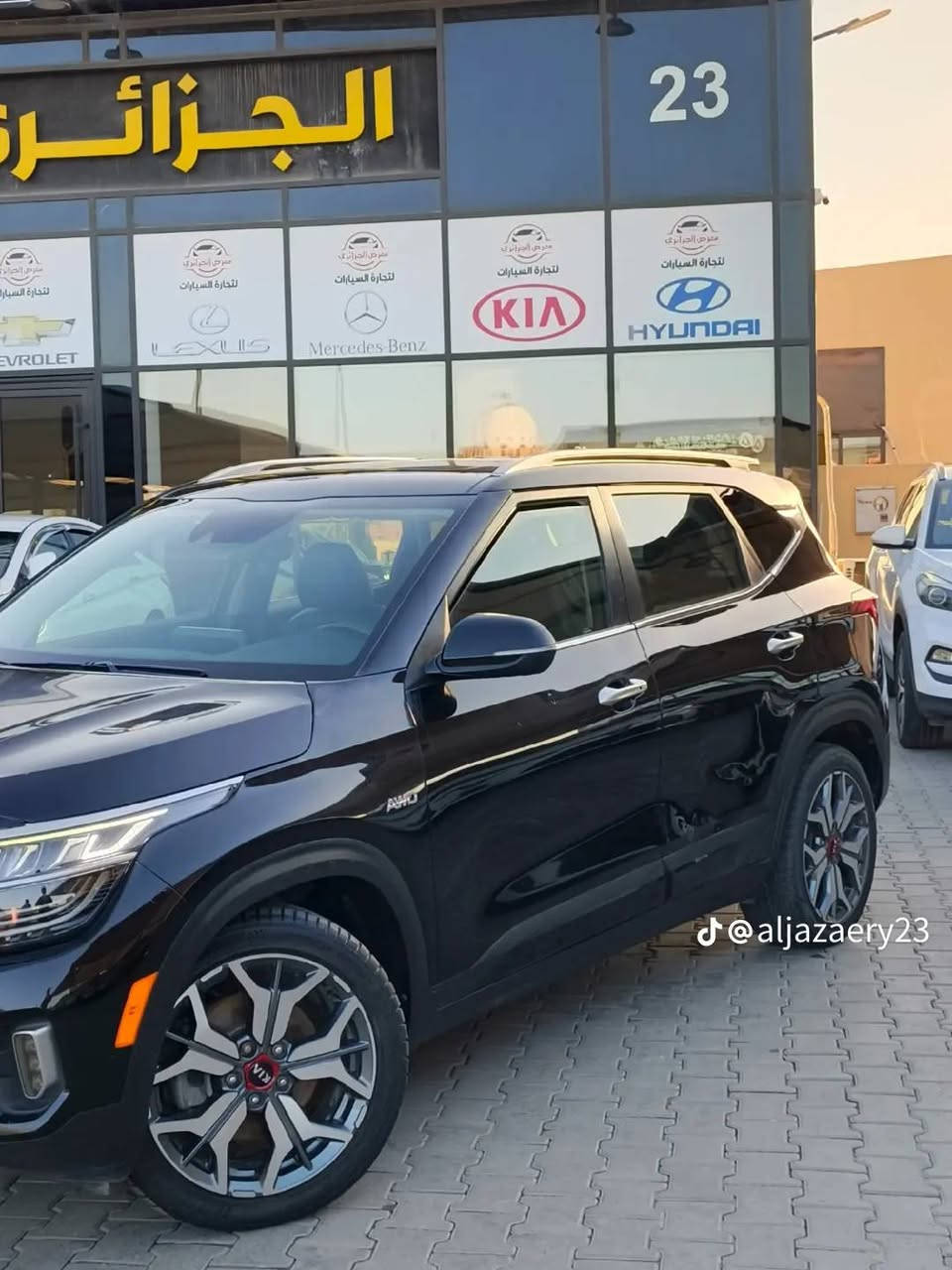 كيا سيلتوس موديل (2021) وارد امريكي  حادث جاملغ الايمن وخشم البنيد ايرباك ستيرن
السيارة فوول 1/1 SX
بصمة ابواب + تشغيل + صندوق
لايتات زينون عالي ناصي ولد حاجب على طول الشباك مع اللايت
تبريد قطعتين امامي خلفي
شاشة كبيرة مقاس 10.25 بوصة
شاشة دجتل داخل كيجات السرعة
شاشة تبريد بيانو
انارة ابواب ودشبول الوان تتغير مع الاغاني
كشنات جلد اسود vip
 كشنات تدفئة والكشن كهرباء ٣ وضعيات
 هاندبريك بصمة واوتو هولد
سستم صوت BOSS مع دمام
فور ويل درايف
ويل كب فراشة حجم 18 
رادارات جانبي و خلفي وامامي
 نضام اطفاء المحرك عند التوقف
 سياقة الكترونية + مانع انحدار 
بروجكترات امامية 3 عدسات
تشغيل عن بعد ومانع انحدار
ماوس تغيير وضعيات القيادة ، اوتو ستوب خلفي
محرك 1.6 توربو تسارع وتعجيل
 كير Dct دبل كلج
السيارة  ماشية 71الف والعداد 
السيارة باسمي تحويل شوكت متريد والمكان كربلاء والسعر 150وبيها مجال 
***********
