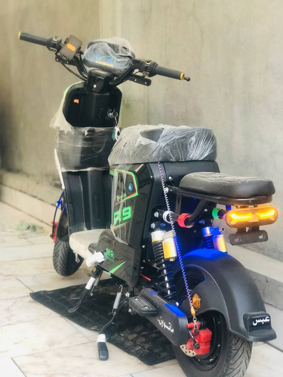 السلام عليكم بايسكل شحن.R9 للبيع موديل 2026 سويجات 2 وكارتات 2 وبصمه جديد غراض كامل وصل معرض موجود بايسكل كلشي ما ناقص كامل من كلشي المكان كربلاء الرقم ***********
