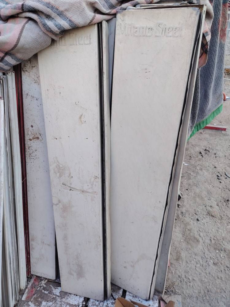 رفرف محلات للبيع ميسان العمارة الأتصال على الرقم الواتساب *********** عمارة, ميسان
