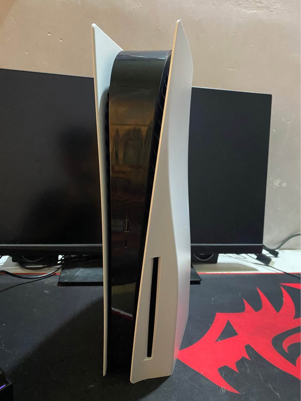 للبيع PS5 بحالة ممتازة، استعمال شخصي ونظيف
يشتغل 100% بدون أي مشاكل
مع يد أصلية وجميع الأسلاك
غير مفتوح وغير مصين
سبب البيع: عدم التفرغ

*********** حلة, بابل
