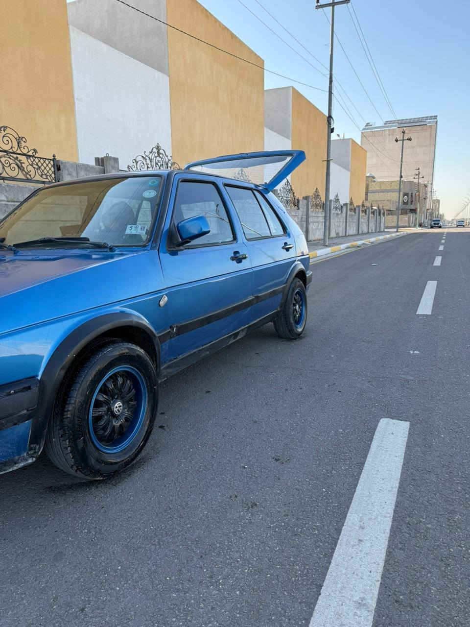 السلام عليكم كولف للبيع موديل1991 رقم كربلاء انكليزي باسمي سنويه لل27 السياره جاهزه كير مكينه1800 حداديه كهربائيات تخم تاير مصبوغة عام للجماليه بدون ضربه ولا خياس السعر 34   للاستفسار ***********  مكاني كربلاء
