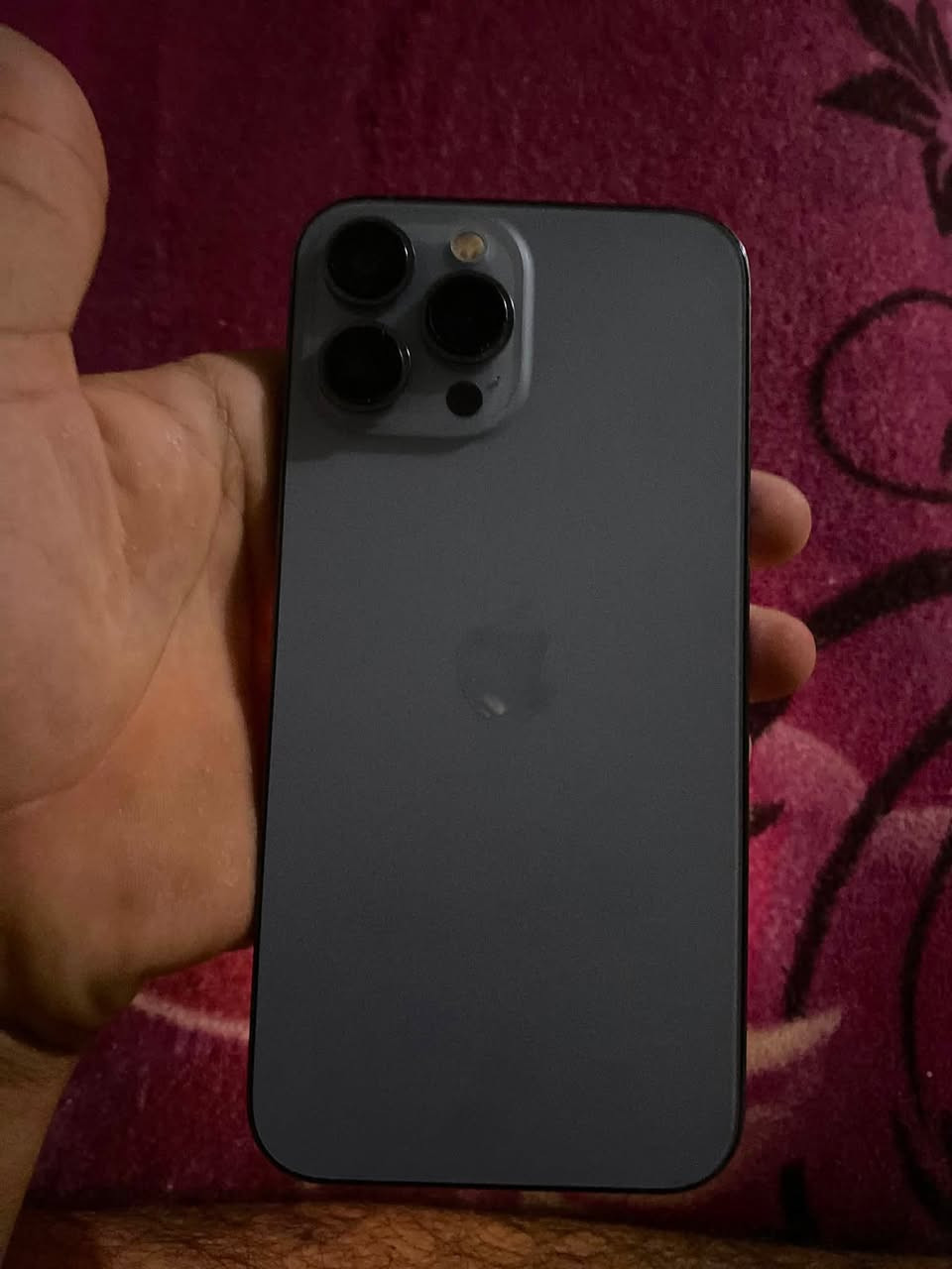 ‏سلام عليكم iPhone 13 Pro ماكس الجهاز فرمتة وبعد ما يقوم اكنك***********
