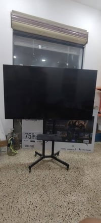 بلازمه معه الاستاند للبيع حجم 75شركة نوال انترنيت HDR10  السعر مليون و...