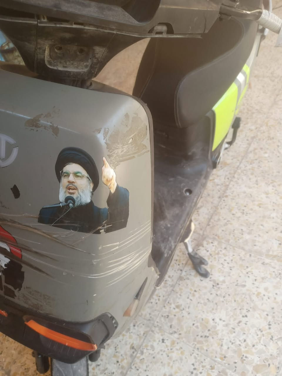 سلام عليكم دراجه شحن ام عيون الريان للبيع الدراجه مبدللها بطاريات قبل١٣يوم بلضبط ب ٢٧٠اصليات  وعلى الفحص 
+موجوده التجوه مال الدرع والجاملغ شاده بلصوره ماكو بس موجود الجاملغ ومال الشاشه بيها بس الكفرات تعبانات المامي فقط الخلفي نضيف بيها قاطع دوره ٢سويج 
والموصفات الباقيه تعرفوها سعرها ٥٠٠  قفل من الخير نص السعر تره العنوان الشعب حي البساتين او سوق الكياره 
*********** 
التايرات جددد وشكراً
