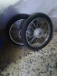 وياله وتايراتهن للبيع نضيفات بس الخلفي عوزه جوب  ب50الف المكان بغداد م...