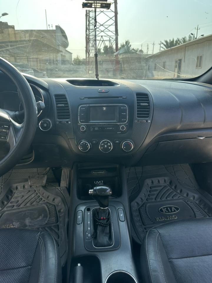 مواصفات
كشنات جلد تدفئة تبريد
كشن السائق كهرباء خزن ميموري
فتحة
ستيرن تدفئة
محرك2000 gdi
ترحيب عند الاقتراب
بصمة تشغيل وابواب
وبقية المواصفات المعروفة 
السعر 110
للاستفسار الاتصال ***********غير متواجد على الفيس
