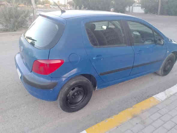 لسلام عليكم
بيجو فرنسي ٣٠٧.موديل 2005
رقم بغداد    رقم نكليزي
محرك   جديده 
كير اوتماتيك  
 سياره  تبريد ثلج 
ادامه كامله 
كهربائياتها كلها تشتغل و ما بيهن اي نقص  
 تحويل ثاني يوم مباشرة... 
سعر السياره 44 ورقه بيها مجال
مكان السياره حي الجهاد 
هذا رقم *********** بغداد
