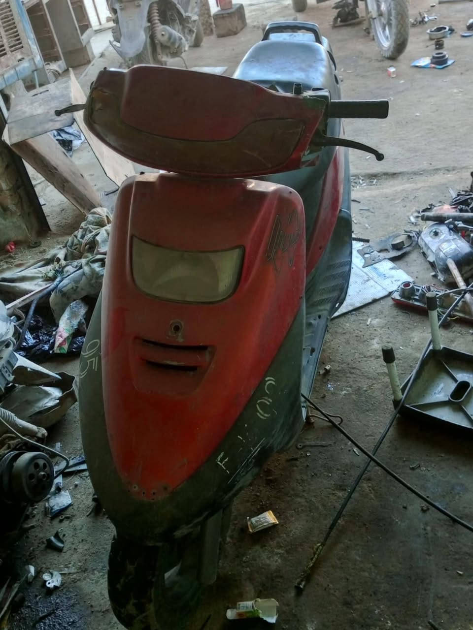 السلام عليكم ورحمة الله وبركاته دراجة للبيع شغالة سعرهة ١٥٠ وبيها مجال العنوان بعقوبة المفرق للإستفسار الاتصال ع هذا الرقم *********** ملاحظة لاحد يدخل خاص اني مو صاحب الدراجة
