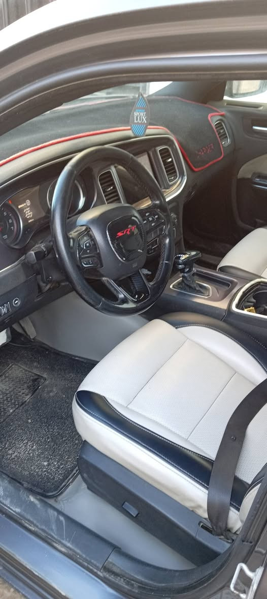 السلام عليكم جارجر موديل ٢٠١٥اس اكس تي حادثة فقط باب خلفي وشية بارد بين البابين كما موضح بالسونار السعر ١٧٥ وبيه مجال مكاني بغداد الدورة هاتف *********** اسيا ***********
