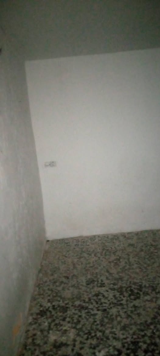 السلام عليكم دار للبيع المساحة 100متر زراعي الموقع رئاسة نهاية شارع عشرين قرب كاع ابو علي الدراجي السعر 60 وبي مجال بسيط للاستفسار متواجد واتساب ***********
