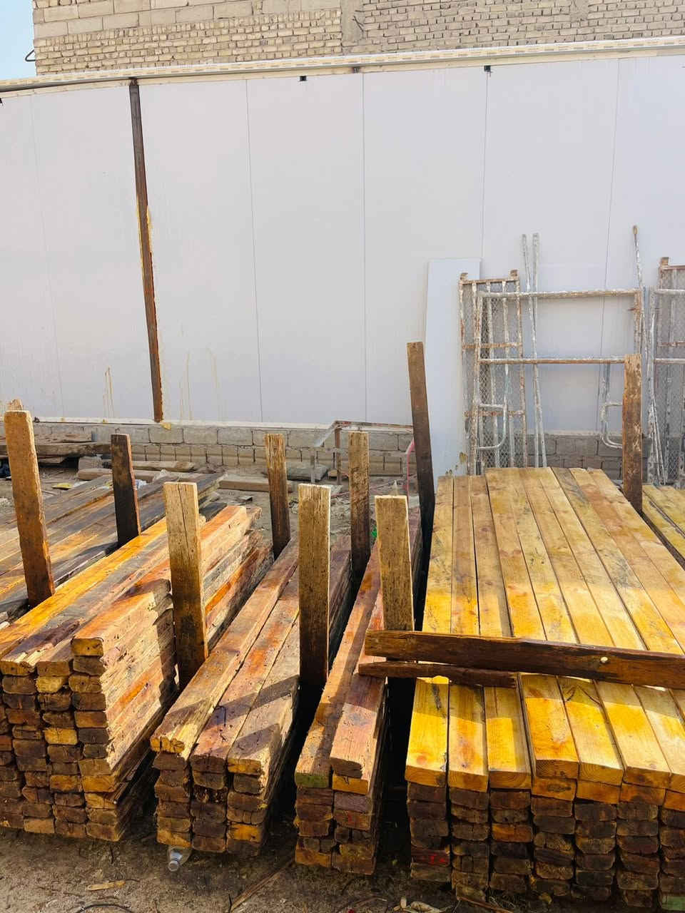 قوالب 2 للبيع واحد 8 ونص وثاني 8 مكعبات/***********
