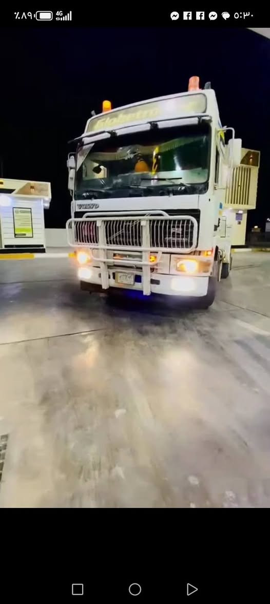 سلام عليكم فولفو للبيع موديل 93تخم تاير سياره مكفوله كفاله عامه محرك لا تنقيس ولا تبخير كير مكفول وباقي لستفسار عله رقم ***********. ***********
