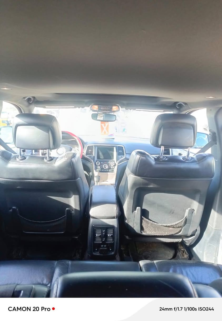 السلام عليكم ورحمه الله وبركاته
جيب شيروكي موديل 2017 وارد امريكي 
حادث موضح بل صور مكفول 
سياره جديده بمعنى الكلمه 
مواصفات فول 1/1 
رقم اربيل
كير جديد. حداديه جديد
سعرها 185
مكانها بغداد النهروان ***********
