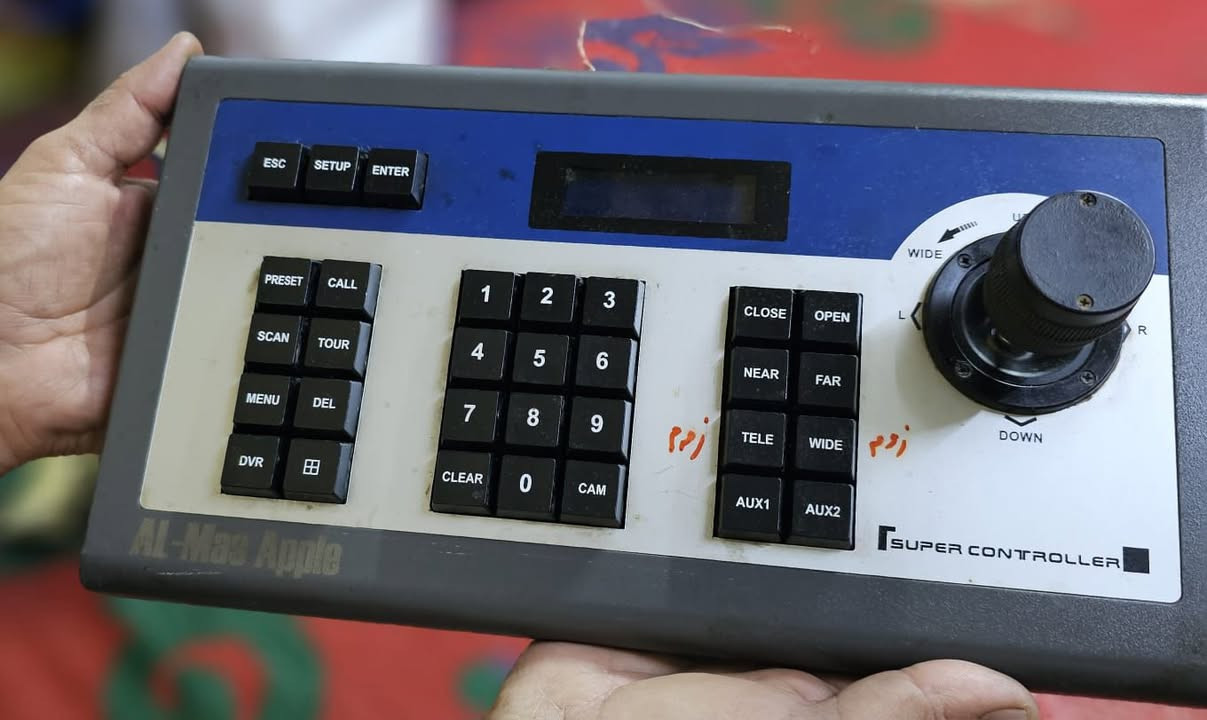 السلام عليكم كامرة كندية كاملة اخت الجديدة وياهة جهاز الزوم والفر عنوان بغداد حط سعر بلي يرضة الله شرط الشغل ***********
