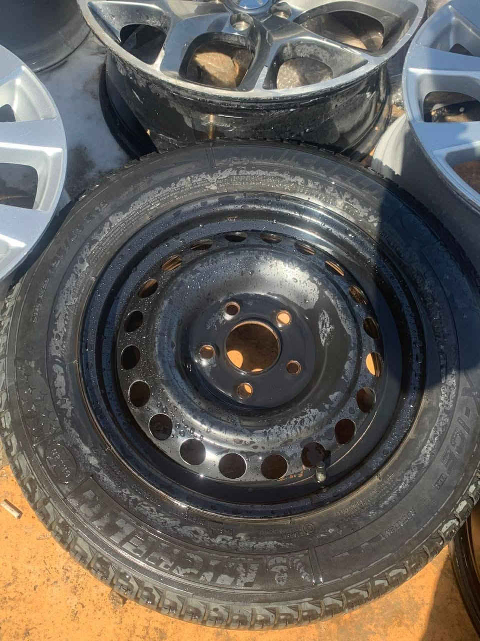 السلام عليكم مجموعة ويلات للبيع
ويل لاندكروز قياس 20 مستخدم نظيف جدا عدد 4
ويل لاندكروز قياس 18 مفتوح من سيارة وهي ماشيه 10الاف نظيف جدا
ويل جارجر تخم كامل مع تايراته  عدد 4
ويل جارجر عدد 2 نظاف وبيهن شوي تصليح
ويل عادي اسود عدد 3
للاستفسار اكثر:  ***********
