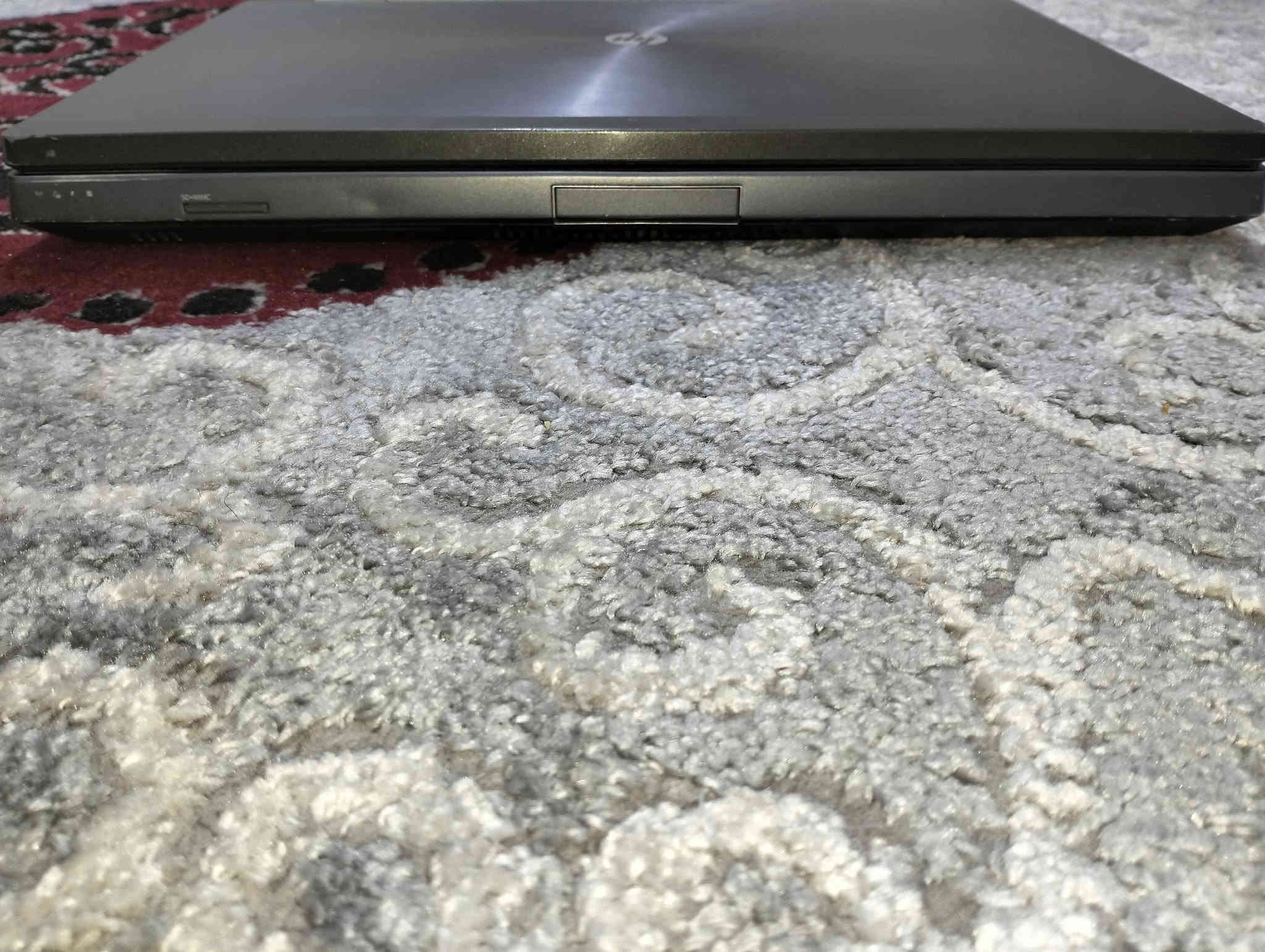 للبيع: HP EliteBook 8570w – وحش الأداء للألعاب والبرامج الثقيلة!
جهاز مصمم للمحترفين والألعاب الحديثة، أداء ثابت وسلس، ويشغل كل الألعاب الكبيرة بدون أي تهنيج 

 المواصفات الأساسية:

 رام: 8 GB DDR4 (قابل للتطوير )

 المعالج: Intel Core i7 (محدث لأحدث تعريفات)

 كرت الشاشة: NVIDIA Quadro (محدث بالكامل – أداء ممتاز بالألعاب)

 التخزين:

داخلي: 128 GB SSD M.2 (قابل للتطوير)

خارجي إضافي: 128 GB SSD M.2

 البطارية: ضمان تشغيل ساعة كاملة، ومع الشاحن تشتغل أسابيع متواصلة بدون أي مشاكل

 الشاحن الأصلي: قدرة 250 واط

 الإضافات والمرفقات:

 إضافات تجي ويا اللابتوب (كلها شغالة 100%)

ماوس عادي يأدي الغرض للاستخدام اليومي والألعاب.

جويستك (يد تحكم) تشتغل بلوتوث وعلى اللابتوب والموبايل بدون مشاكل.

سماعات بلوتوث نوعية ممتازة،

تشحن الهاتف أو أي جهاز ثاني بنفس الوقت (باور بنك صغير).

بيها شاشة رقمية لعرض نسبة شحن السماعتين يمين ويسار.

مشغل أقراص LG DVD جديد من LG.

هارد SSD إضافي سعة 128GB m.2 جاهز للتبديل أو التخزين.

جنطة خاصة للابتوب بيها عدة جيوب ومقسّمات، مناسبة لحجم 17.5 إنچ وتاخذ أغراض هواية بسهولة.

كل الملحقات ويّاها شواحنها الأصلية.

  مواصفات إضافية:

 الكيبورد كامل وشغال 100% (أرقام + F1 إلى F12 + الرموز الخ...)

 التاتش باد شغال تمام وبيه أزرار فوق وتحت يمين ويسار مثل الماوس

 الموقع: كربلاء المقدسة – طويريج / الهندية / منطقة السياحي / جرف آل بعامر

 أقرب نقطة دالة: أسواق علي جلعوط

- داخل كربلاء اجيك عادي

 للتواصل:

واتساب أو اتصال: ***********

ماسنجر متاح كذلك

 ملاحظات:

أي برنامج أو لعبة أو تطبيق تحتاجه أساعدك بتنصيبه مجانًا.

السعر مناسب حسب السوق — الجهاز نظيف ومجرب ومضمون.

#ملاحظة : السعر//400 وبي مجال للشراي
