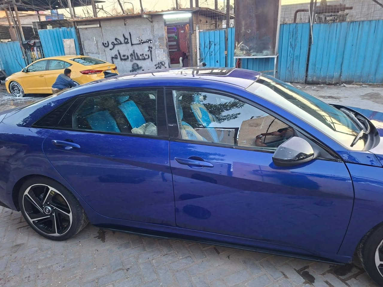 السلام عليكم
النترا موديل 2023N 

لون ازرك

تبريد 

فول

رقم اربيل

كشنات جلد تدفئه تبريد

رادارات اماميه جانبيه خلفيه 

شاحن وايرلس 

قياده ذاتيه 

تحذير الخروج عن المسار 

مانع تصادم 

تبريد بيانو 

كامره خلفيه

محرك تيربو  1600

تشغيل عن بعد 

باقي المواصفات معروفه ما يحتاج اذكرهن 

تخم تاير جديد 

مكان السياره بغداد

للتواصل الاتصال   ***********
