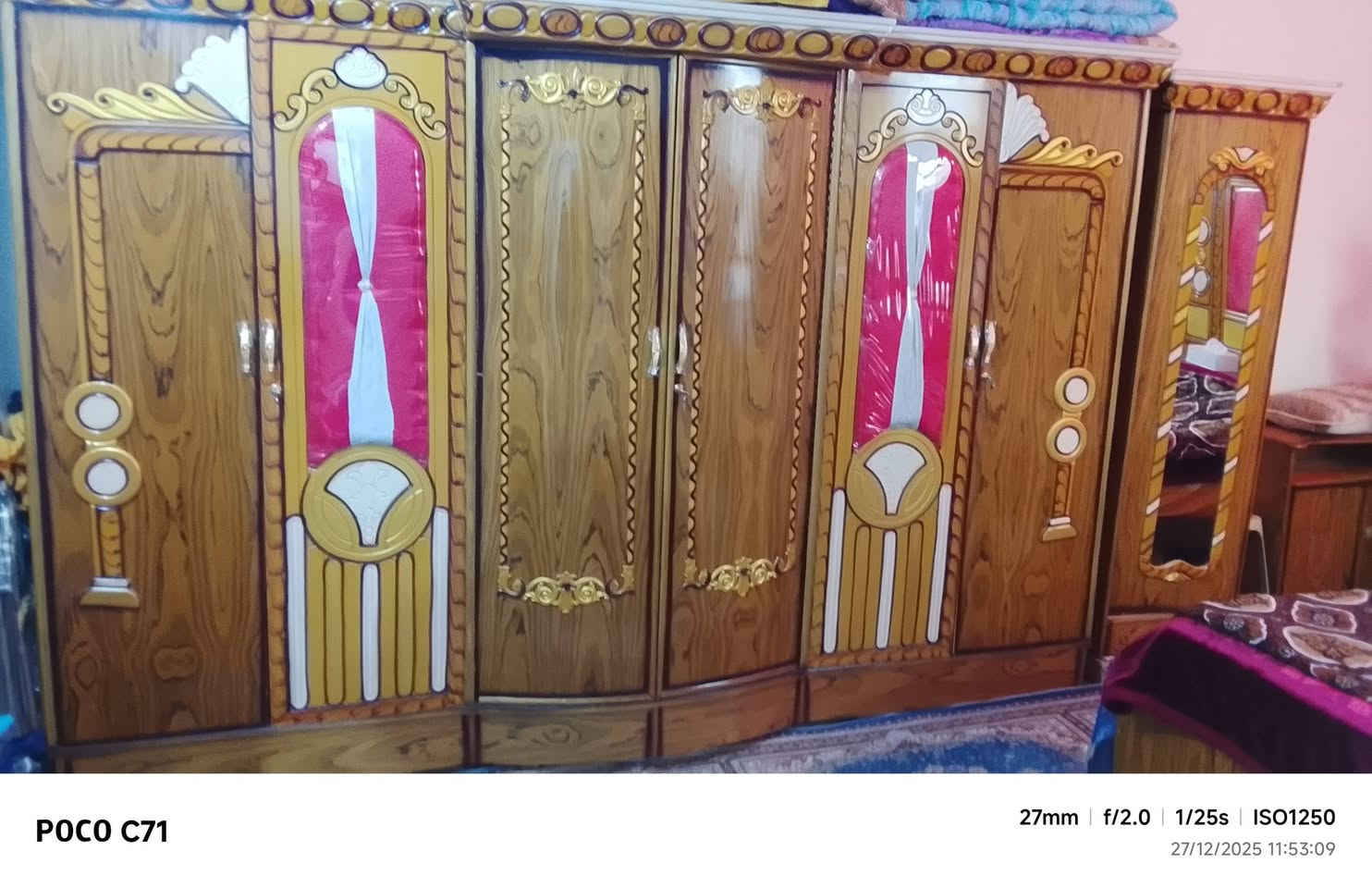 السلام عليكم غرفه مستعمله شهر السعر 700 لتواصل ***********
