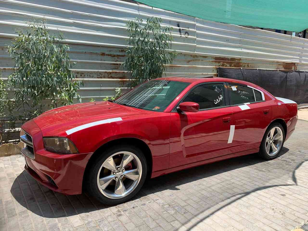السلام عليكم جارجر مديل 2011سنويه ابسمي السياره جاهز خير من الله فول مواصفات السياره صبغ عام على اثر خياسات وجراد مابيهه ضربه  بيع او مراوس حسب القناعه السعر (117)وبيهه مجال ***********متوفر واتساب مازنجر انه حاضر
