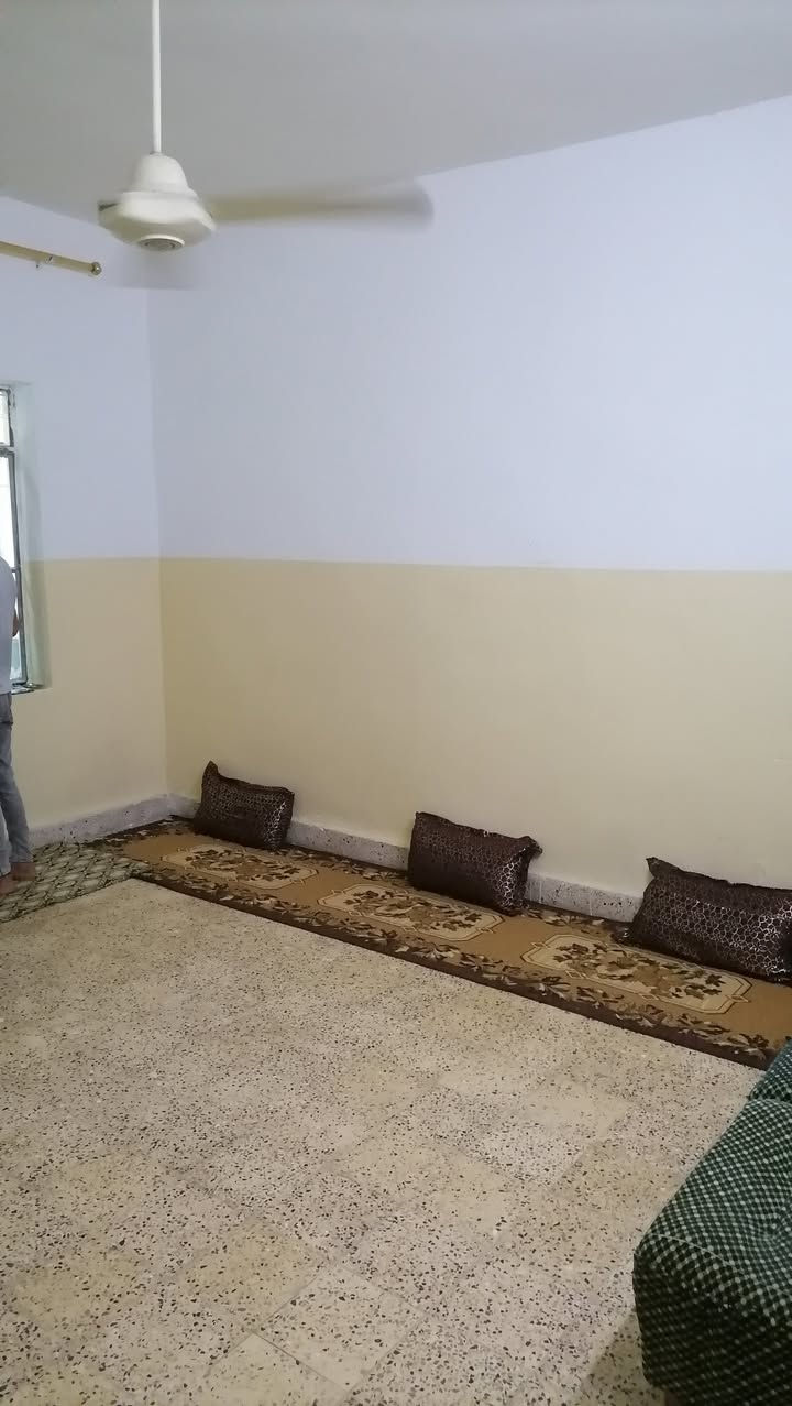 السلام عليكم بيت للبيع حي العامل الثانية 200م طابق ونصف 
غرفتين وهول واستقبال طابق ارضي و3 غرف طابق ثاني 
السعر/110 
لتفاصيل اكثر مراسلة الصفحه او الاتصال بالرقم ***********
