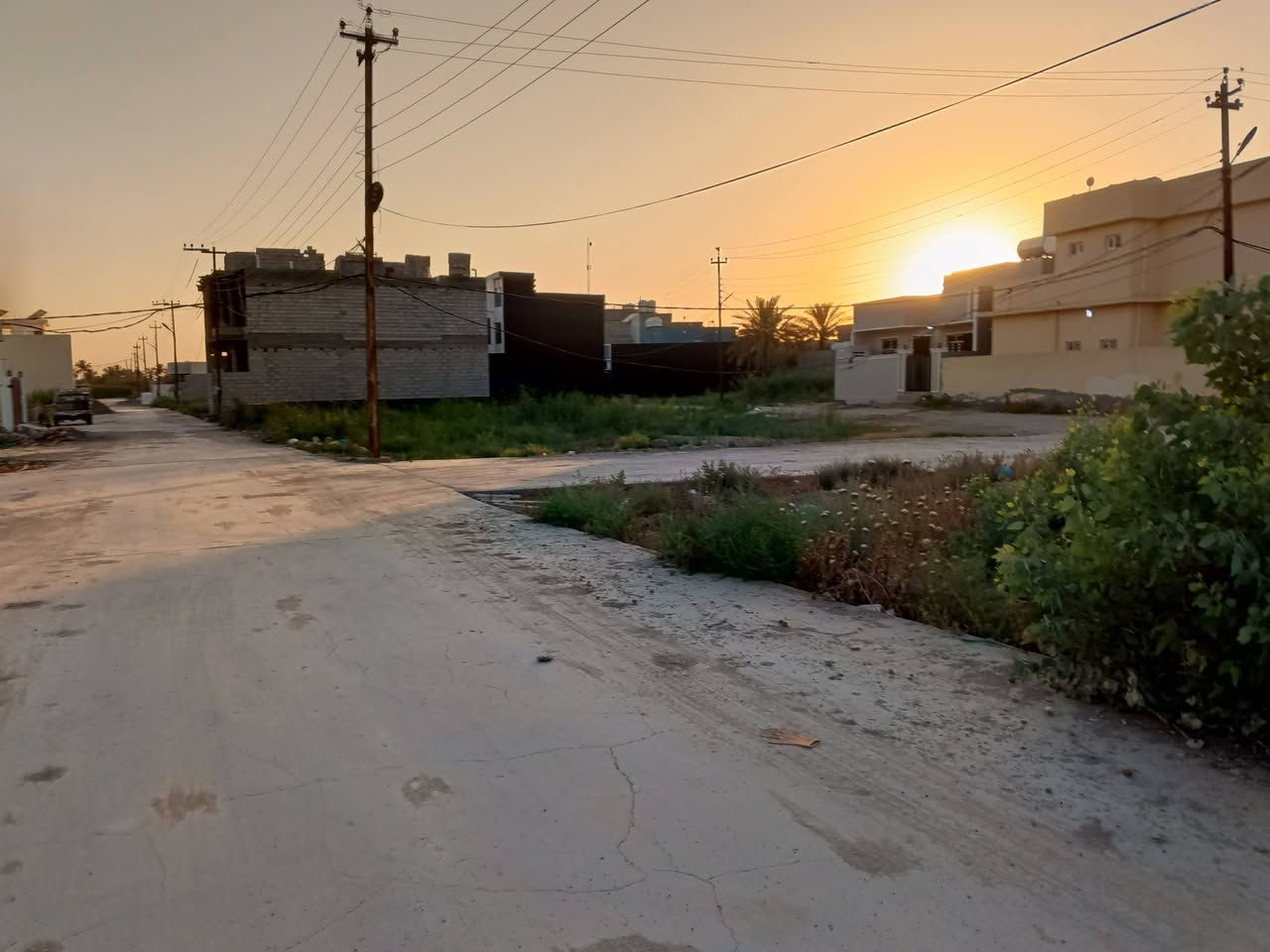للبيع قطعتي أرض في دور القضاة

📍 الموقع: مقابل المستشفى الأسترالي مباشرة منطقة سكنية كاملة والقطعتين جاهزات للبناء والسكن مباشرة

المساحة: قطعتان، كل قطعة 150 متر.
 الخدمات: تبليط، ماء، كهرباء.

 للاستفسار والسعر، يرجى الاتصال: [ *********** ] أو التواصل على الواتساب لنفس الرقم 

#عقارات #أراضي_للبيع #دور_القضاة #بعقوبة

