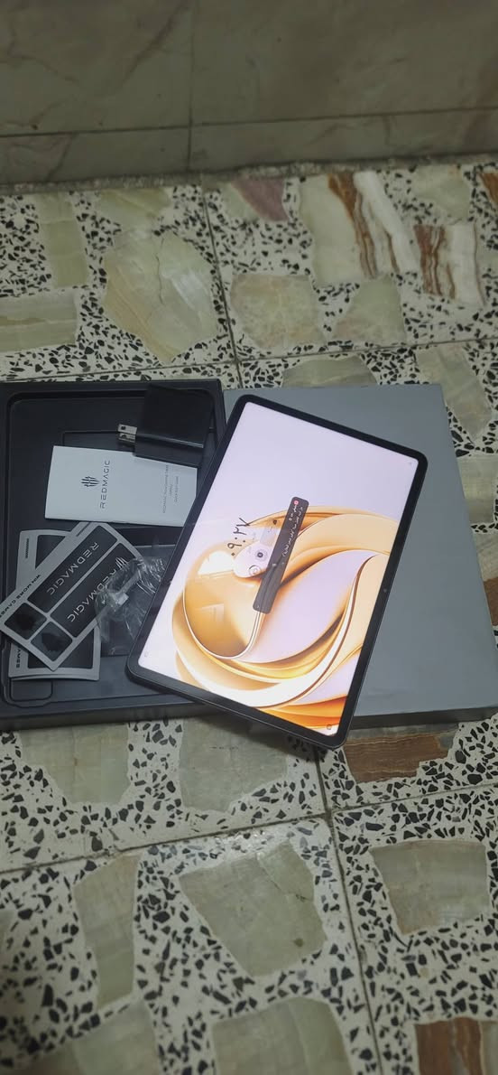 ايباد ريد ماجك نوفا نسخة 2024/9
بيع او مراوس مع ايفون 14 برو ماكس فما فوق
ذاكرة 256_12
بوبجي 120 فريم 
شاشة 144 هيرتز 
نضافة 95%
ملحقات كاملة ما عدا الكيبل فقط 
السعر 725 بيه مجال بسيط جدا 
بغداد مدينة الصدر شارع الاورفلي 
للاتصال ***********

