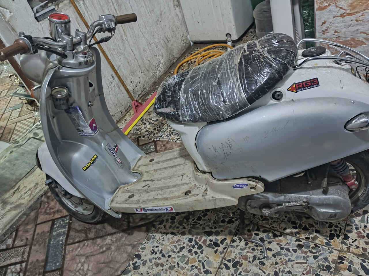 سلام عليكم دراجه كلاسك لبيع نكره واحده سعر 175وبيه مجال عنوان بغداد مدينة الصدر قطاع  57
رقم وتساب *********** متواجد اب وقت خابر وتساب
