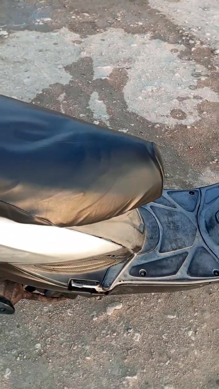 دراجه جي فور.  نظافه فول.  مكينه حاويه شرط.

 شگد متريد مصلحين جيب. شغاله من طول لطول

  معدل شرط 120.   صوت ناعم.  سلف هندر اشاير

 لايت عالي ناصي.   بعدها بملاح. الشركه.  

  العنوان منطقة الشوفه.  السعر 650. وبيها مجال.


**إذا كنت صاحب هذا الإعلان وتريد حذفه لأي سبب، رجاءا أرسل رسالة إلى الدعم الفني**