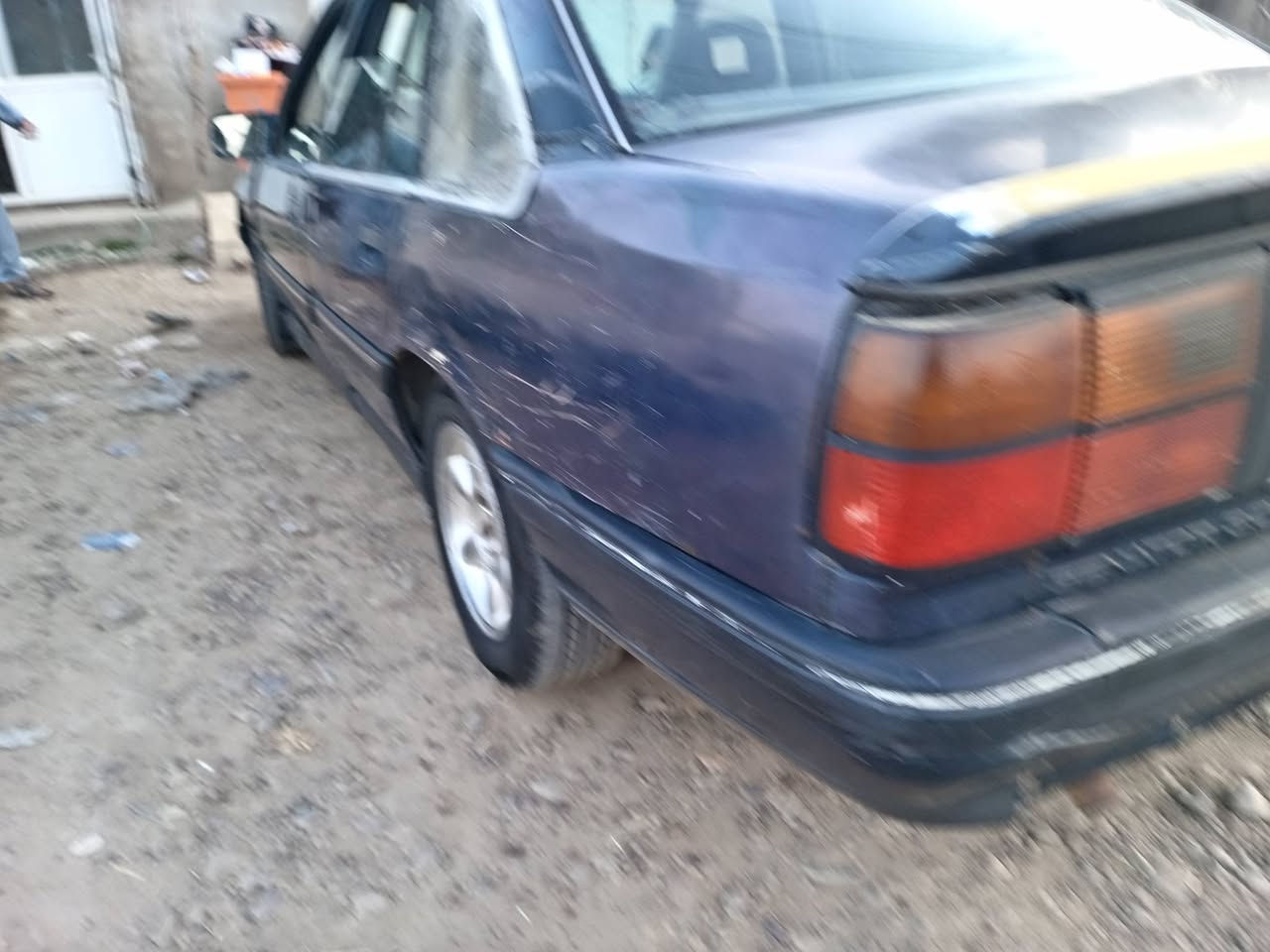 السلام عليكم
اوبل سيناتور للبيع بيه سنويه راعيه ماندله نينوئ محرك وكير بطه تايرات امامي وخلفي جديد صدر تعبان السعر ١٠ وبيه مجال


**إذا كنت صاحب هذا الإعلان وتريد حذفه لأي سبب، رجاءا أرسل رسالة إلى الدعم الفني**