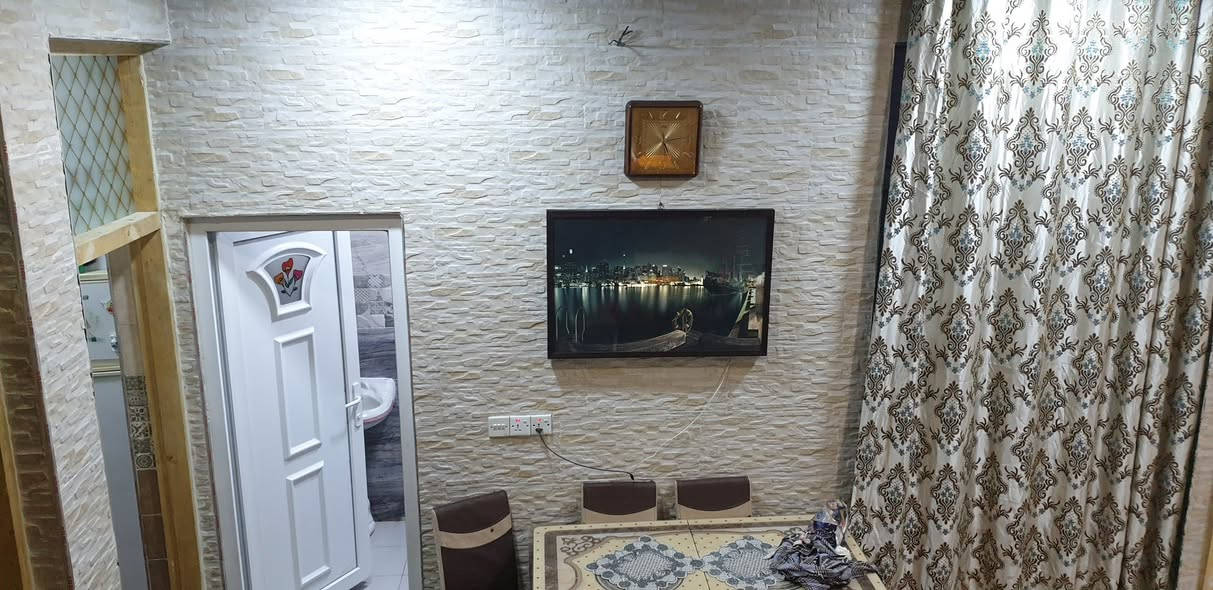 السلام عليكم
دار للايجار طابق واحد السلطان الاول 
غرفة وصالة ومطبخ والارضية صب بدون كاشي
السعر ٣٥٠ 
***********
