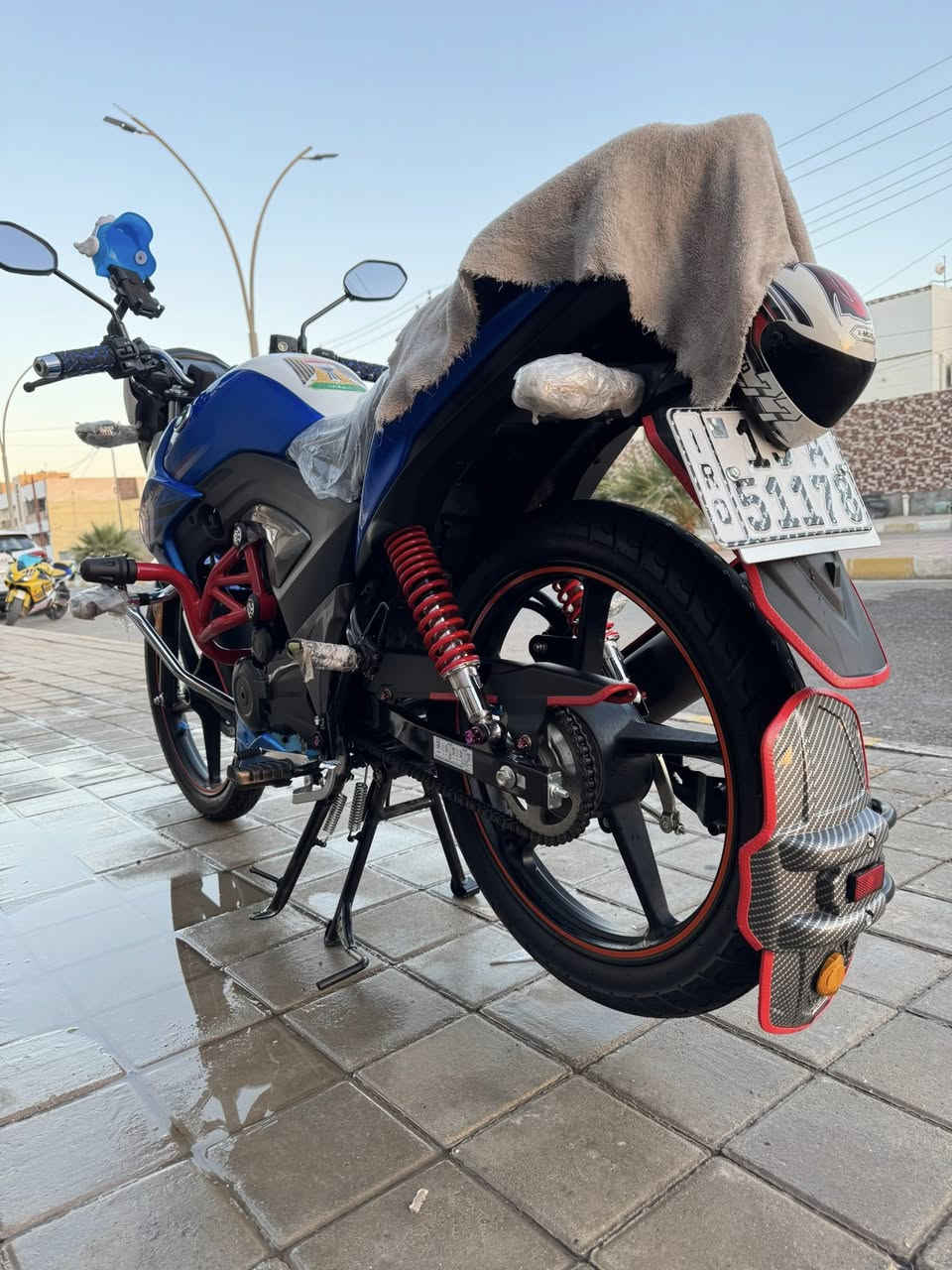 هاوجي موديل ٢٣مرقم وكامل وجديد بعد زيرو ناقصه بس خيال السعر 23$الاستفسار ع رقم ***********
