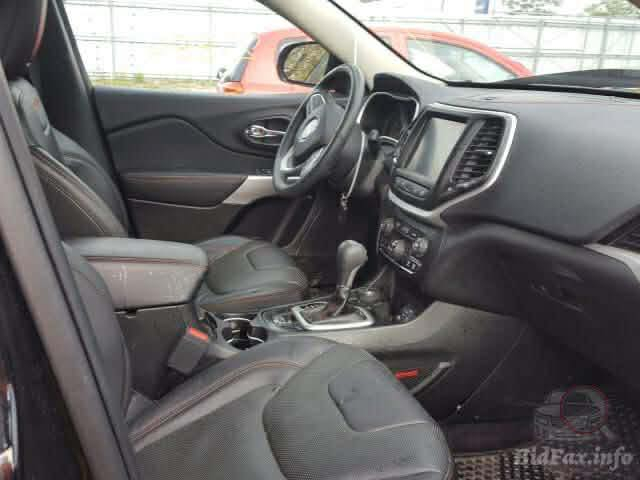 جيب شيروكي ٢٠١٨ ( ترايل هوك )لون أسود
سته سلندر ( V6 3.2) 9 نمر
السيارة فول مواصفات ( محسن )
- حساسات ٦ خلفية . ٦ اماميه 
- رادار امامي . خلفي مانع اصطدام توقف تلقائي
- اربع وضعيات قيادة ( SNOW ثلج / SPORT رياضي / ROCK صخور / SAND-MUN رمل-طين) .. بالاضافة الى ازار الفور ويل والصعود والنزول 
- شاشة كبيره بيها كل التحكمات
- المري الجانيبه هيتر + المرايه الوسطية كهرباء تعتيم لأنارات السيارات 
- كشن كهرباء + ميموري لخزن وضعيات كشن السايق
- تدفئة وتبريد مقاعد
- استيرن هيتر + تحكمات كاملة بالاستيرن
- نقطة عمياء + تثبيت سرعة وخروج عن مسار
- اوتو بارك (ركن ألي )
- اوتو ستوب ( السيارة تطفى من تكون على D وضاغط بريك تكدر اطفي وتشغله)
- الابواب بصمة + دخول ذكي 
- صندوك كهرباء و شفط تلث ازار بالبصمة ويم السايق وبالصندوك
- بانوراما 
- تشغيل عن بعد 
- سايد بريك كهرباء 
- سستم صوت قوي ٩ سماعات
- كشنات جلد مختم شعار TRAILHAWK

للتواصل. واتس ***********
السعر ١٤٨ورقة وبيه مجال بسيط
