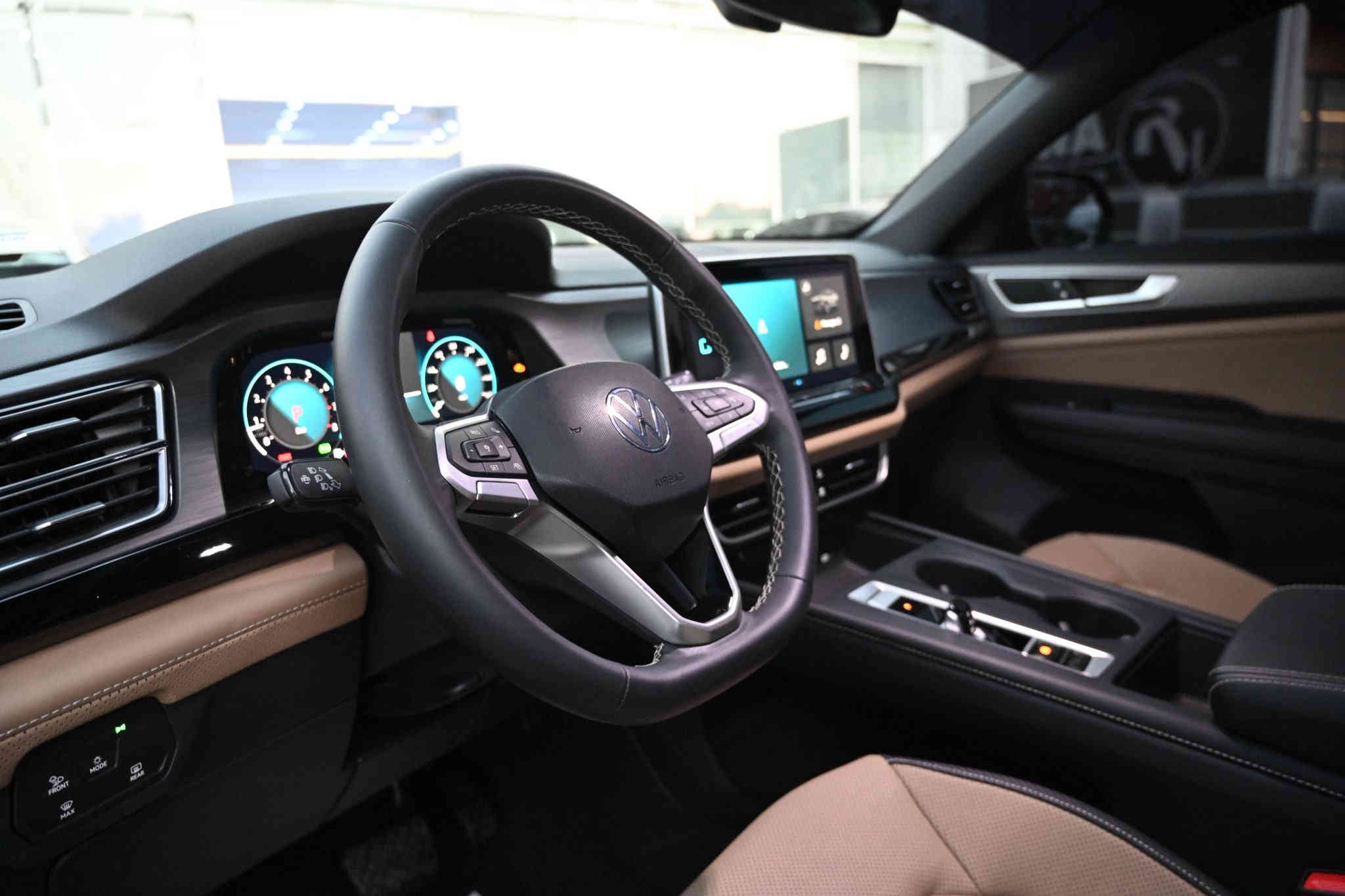 اطلس كروز 2024 
حادث خفيف جدا بدون دواخل قطعه وحده 
جلد بلادي السياره ماشية 8000ميل  
السعر 28000$
للتواصل اتصل على ***********
***********
اربيل شركة ره وا
 (rawa auto) google map أربيل
