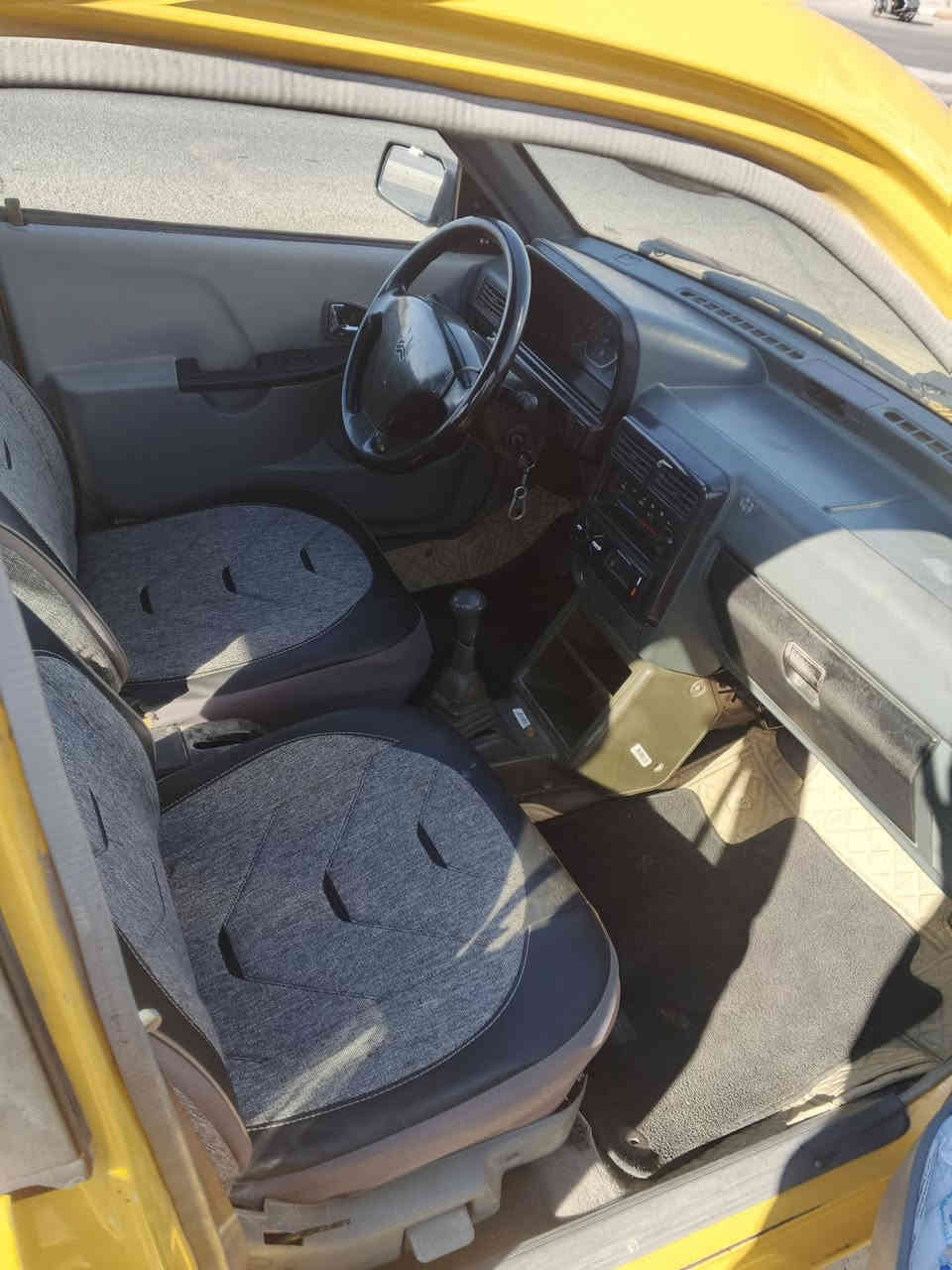 السلام عليكم مكلف بالنشر ما متواجد الفيس سايب 2011 مصفره هي وغرام ات سياره باسمي رقم جديد سنويه جديده تفاصيل ***********
