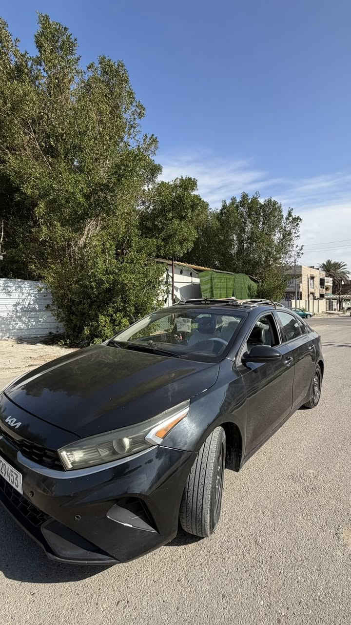 السلام عليكم فورتي 2023 بيها صفحة سايق وبنيد كفاله كير محرك وتبريد وشواصي ولغود سياره جديده ودوشمه عام وكاعيات وتخم تاير وصدر سعرها 120 وبيها مجال مكاني بغداد جديده ***********
