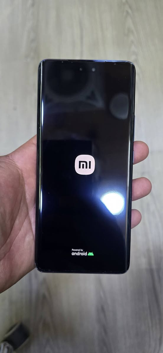 📱 للبيع Xiaomi 13 Lite (256GB) 📱
✨ مستعمل ونظيف جداً ✨ كامل أغراضه الأصلية
🔹 المواصفات: ✅ ذاكرة داخلية 256GB ✅ رام 8GB ✅ شاشة AMOLED قياس 6.55 إنج مع معدل تحديث 120Hz ✅ معالج Snapdragon 7 Gen 1 القوي ✅ كاميرا خلفية 50MP مع تصوير ممتاز ✅ كاميرا أمامية مزدوجة 32MP + 8MP للسيلفي الاحترافي ✅ بصمة مدمجة بالشاشة ✅ بطارية 4500mAh ✅ شحن سريع 67W ✅ يدعم شبكات 5G
📱 الجهاز أنيق وخفيف ومناسب للألعاب والتصوير والاستخدام اليومي.
✅ الحالة: نظيف جداً ✅ جميع الأغراض متوفرة ✅ جاهز للفحص والتجربة

السعر ٣٠٠ بي مجال بسيط للشراي 
الاتصال على الرقم
***********
