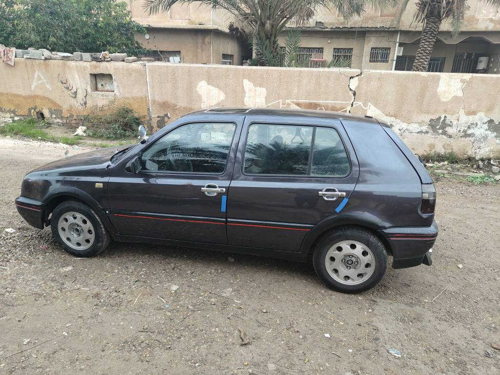 سلام عليكم كولف جيتي م93 للبيع 
مكينه جديده كير مال حاويه ميكانيك مكفول صدر خلفي امامي جديد كهربائيات كله شغاله عله وضع شركه تخم تاير جديد سياره بلاديه عله وضع شركه داخل جلد منضومه زنون سنويه لل 29 رقم دولي تحويل مباشر مكاني ديالى الغالبيه سعر 38 وبيه مجال ***********
