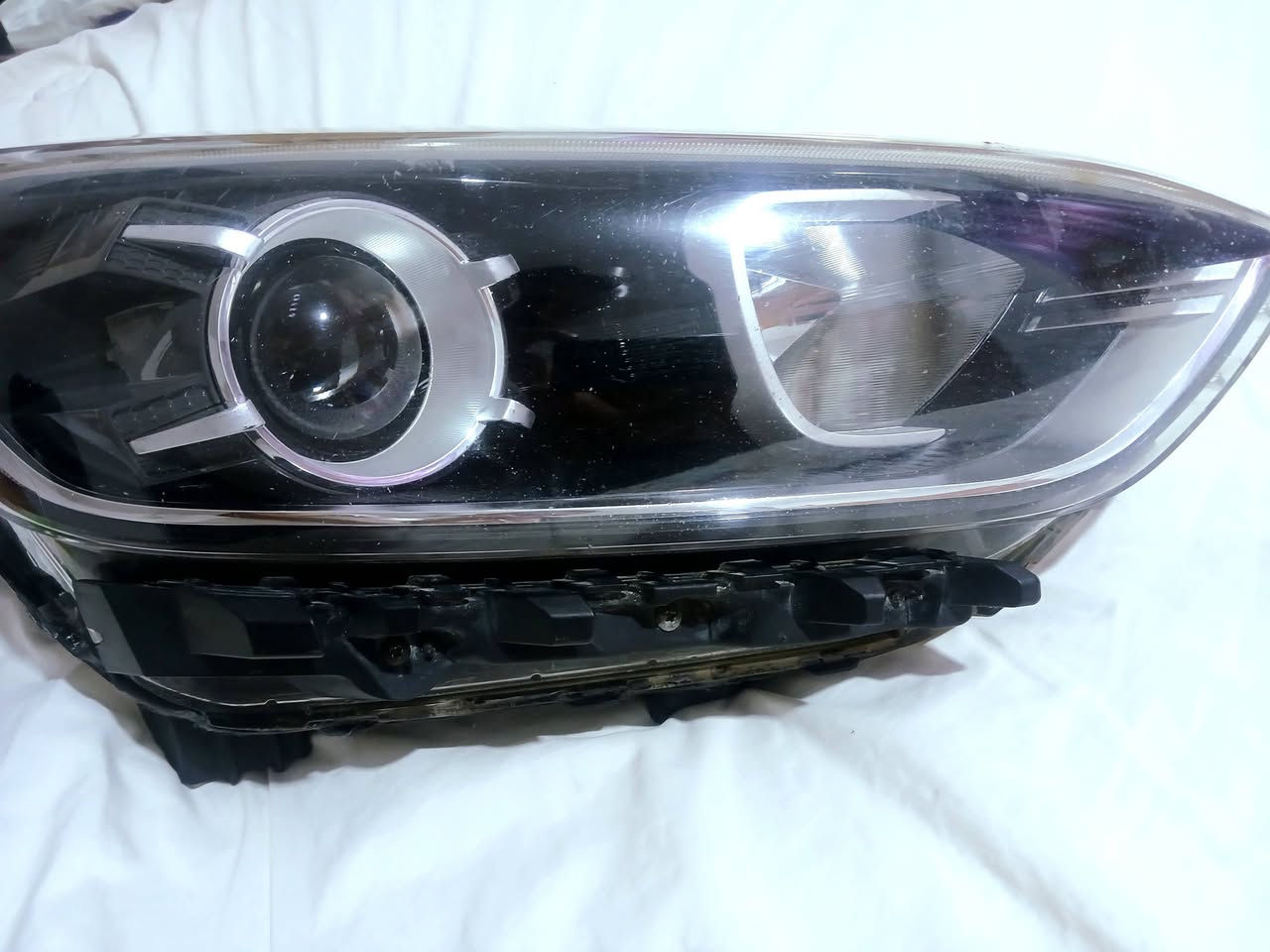 السلام عليكم
للبيع.....
لايت سيراتو جهة اليمين عكس السايق 
كوري اصلي تفصيخ مفتوح تنظيف فقط
السعر 200 الف
***********
***********
واسط....الزبيدية
