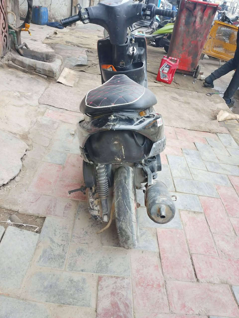 ماكس 
دراجه ماكس عدله للبيع 

نكره سلف 
بيها ترتيبات بسيطه 

250 قفلللل 

*********** موجود خاص او واتساب او اتصال
