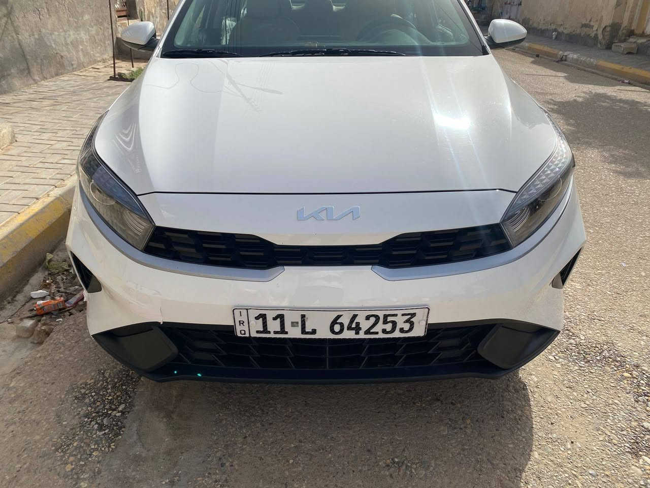 السلام عليكم سيراتو ٢٤ بغداد
 محرك ٢٠٠٠ عداد ٤٦ الف سياره الشركه الدوليه 
السياره بحاله الوكاله تبريد محرك حداديه
 بيه رش جاملغ ايسر السونار مرفق العنوان
 السماوه قضاء الخضر *********** السعر ١٧٠
 وبيه مجال قليل اعتذر عن المراوس بيع فقط

